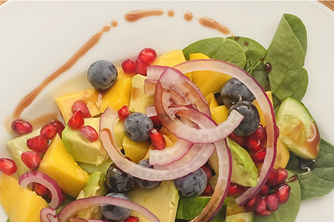 Baby Spinach & Mango Salad